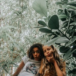 Meet your Posher, Maya